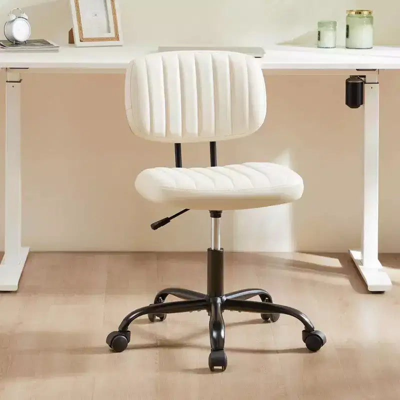Chaise de bureau pivotante sans accoudoirs en similicuir, avec roulettes