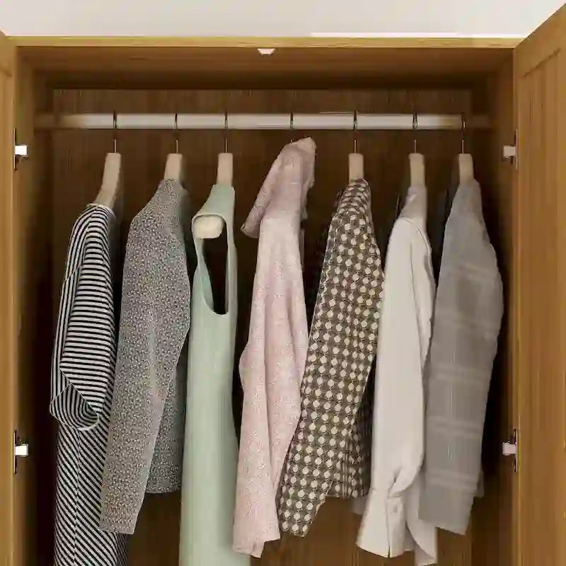 Armoire-penderie en bois avec tringle et tiroirs